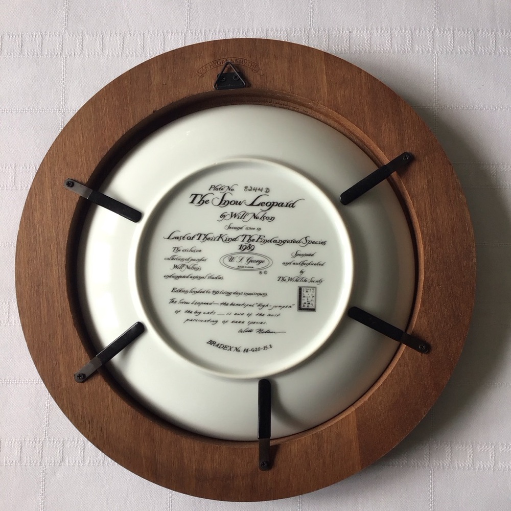 W S George - The Snow Leopard Plate with Van Hygan & Smythe Display Frame - Picture 11 of 12
